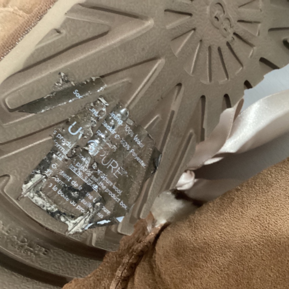UGG boot - Picture 4 of 6